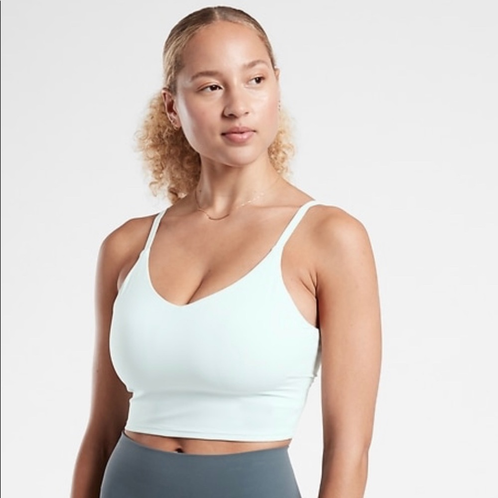 NWT Athleta Elation V-Neck Crop D-DD. 1X. Horizon Grey